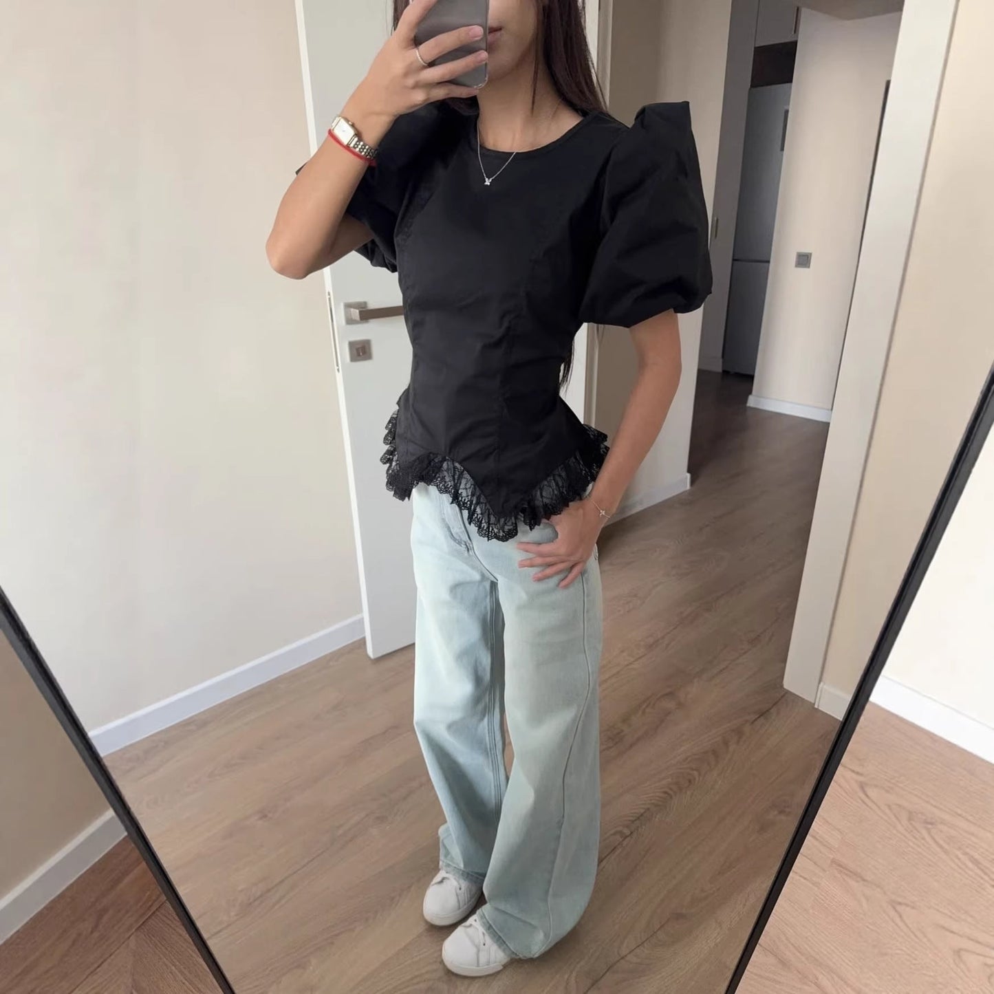 Fashionable Casual Top with Flared Hem and Puff Sleeves