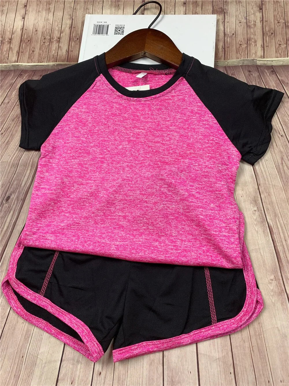 Ensemble T-shirt de fitness et shorts de gym pour enfants