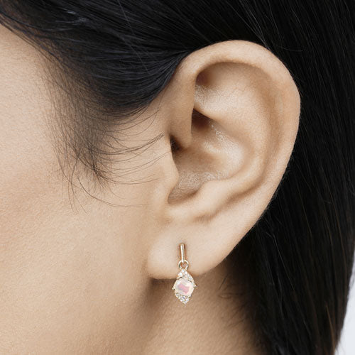 Boucles d'oreilles en opale éthiopienne et diamants blancs de 0,57 carat