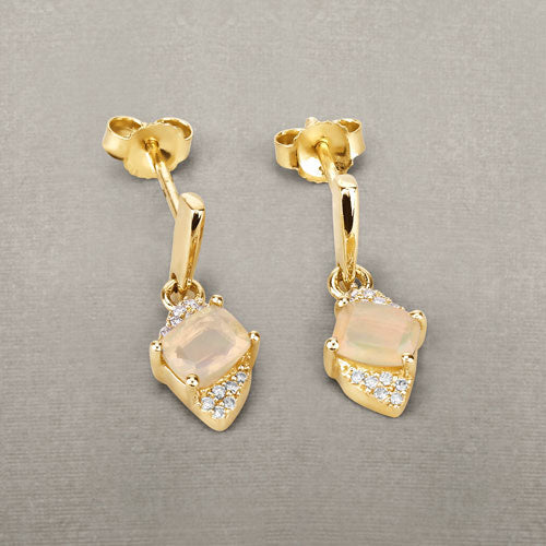 Boucles d'oreilles en opale éthiopienne et diamants blancs de 0,57 carat