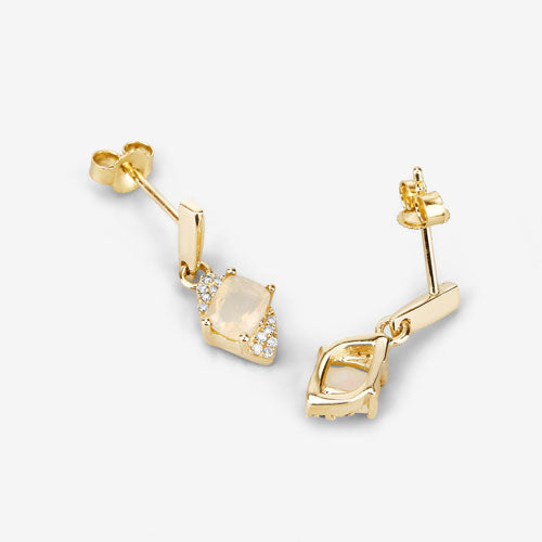 Boucles d'oreilles en opale éthiopienne et diamants blancs de 0,57 carat