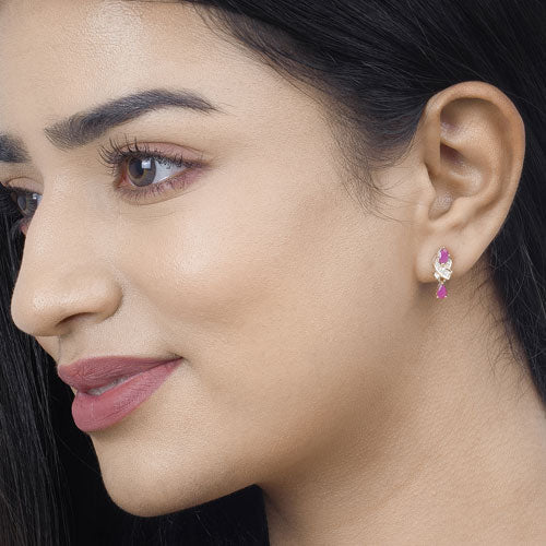 Pendientes de Rubí y Diamante Blanco de 1.12 Quilates en Oro Amarillo de 14K