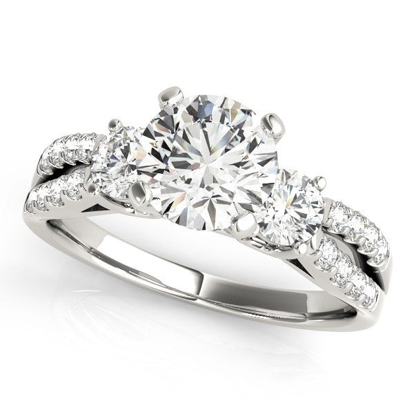 Anillo de Compromiso de Diamante Redondo de 3 Piedras con Shank Dividido de Oro Blanco de 14k