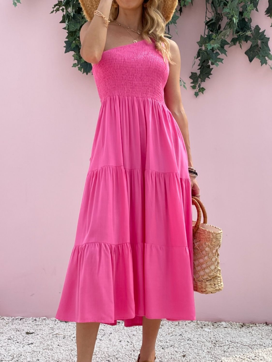 Vestido sin mangas de un solo hombro con fruncido elegante