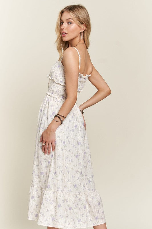Robe smockée florale élégante pour un style sans effort