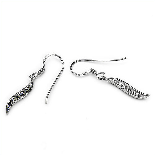 Boucles d'oreilles en argent sterling avec diamant noir véritable de 0,16 carat