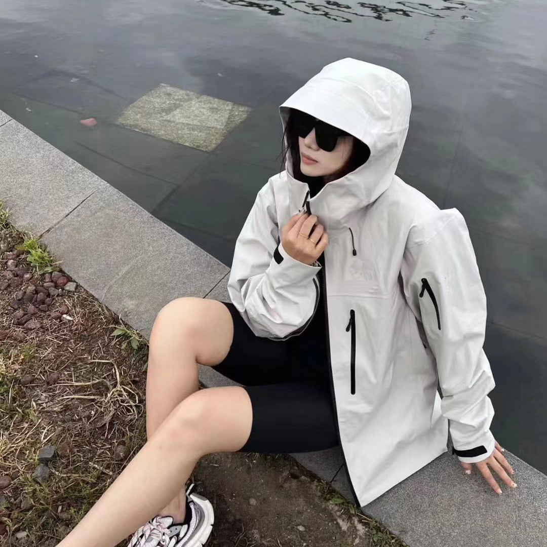 Chaqueta cortavientos Gore-Tex premium para mujeres para actividades al aire libre