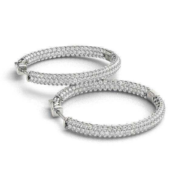 Pendientes de aro de diamantes pavé de dos filas en oro blanco de 14k