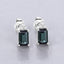 Pendientes de 1.25 quilates de turmalina verde y diamante en oro blanco de 14 quilates