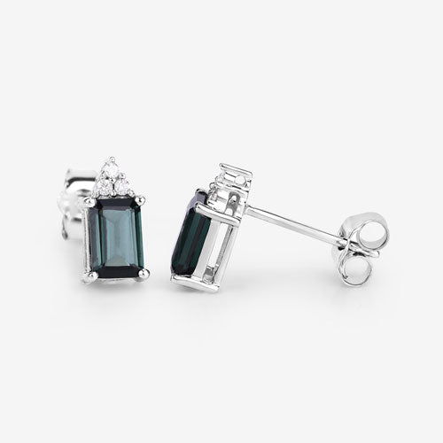 Pendientes de 1.25 quilates de turmalina verde y diamante en oro blanco de 14 quilates