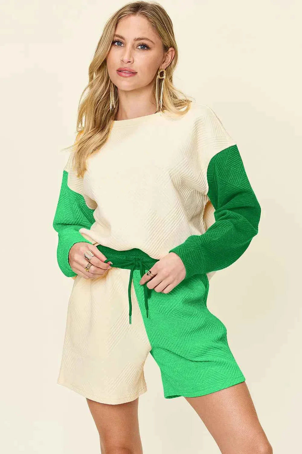 Conjunto de Hombros de Dos Piezas con Bolsillos Contrastantes