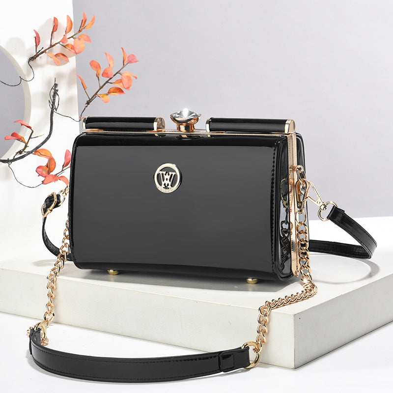 Trendy Diamond-Quilted Shoulder Bag with Premium Texture