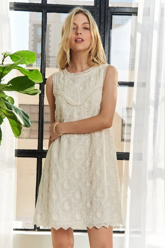 Robe Shift Sans Manches à Col Ronde avec Appliqués