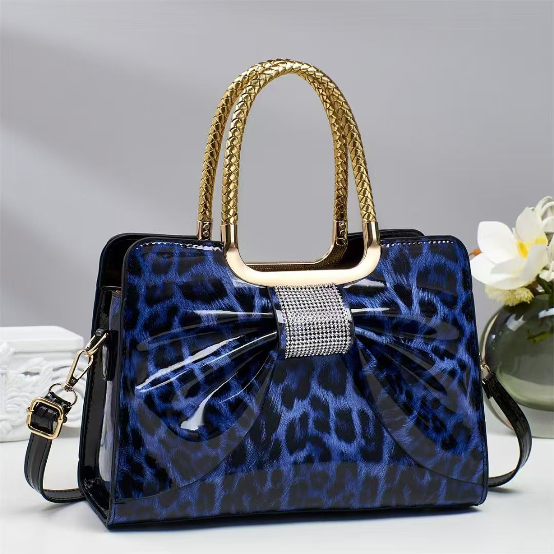 Sac à main chic à imprimé léopard avec embellissements en pierres chaudes