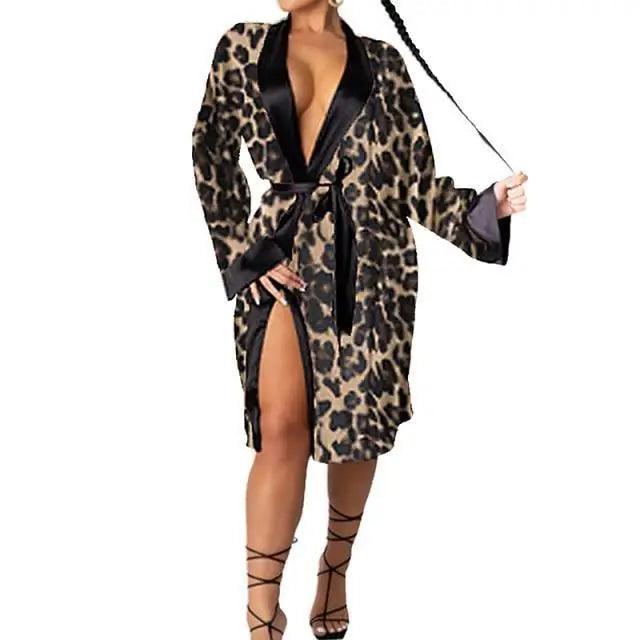 Elegant Women's Long Robe - Soft & Comfortable Sleepwear