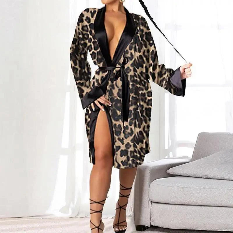 Elegant Women's Long Robe - Soft & Comfortable Sleepwear