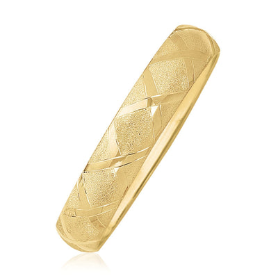 Brazalete de Patrón de Diamante de Textura Doble en Oro Amarillo de 10k