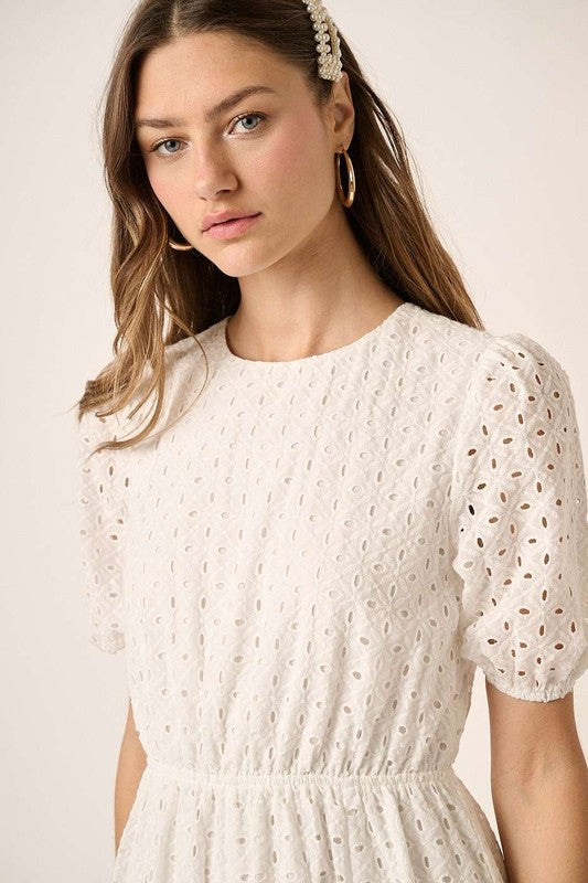 Vestido Mini de Manga Abullonada con Ojal Elegante
