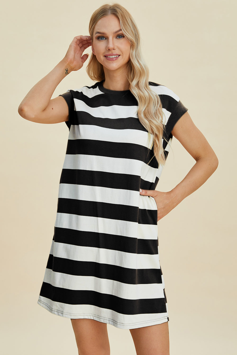Vestido Mini de Manga Corta a Rayas Chic para Mujeres