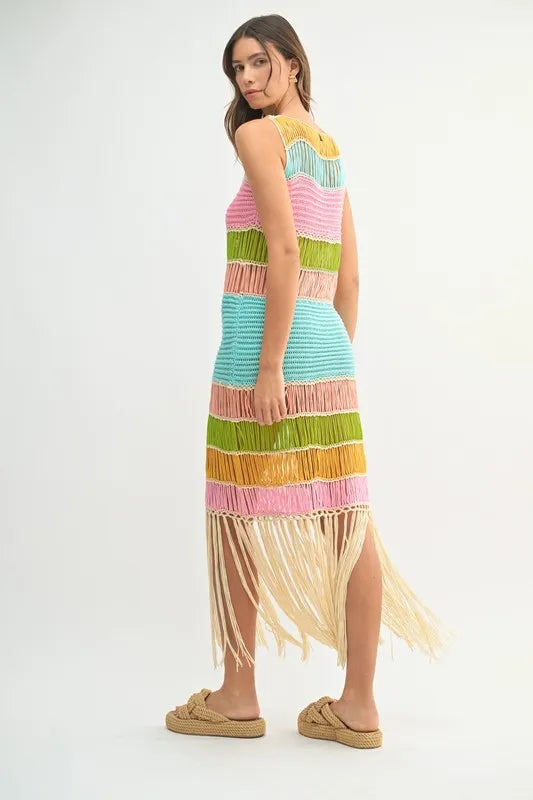 Vestido de ganchillo de múltiples colores con flecos para mujeres