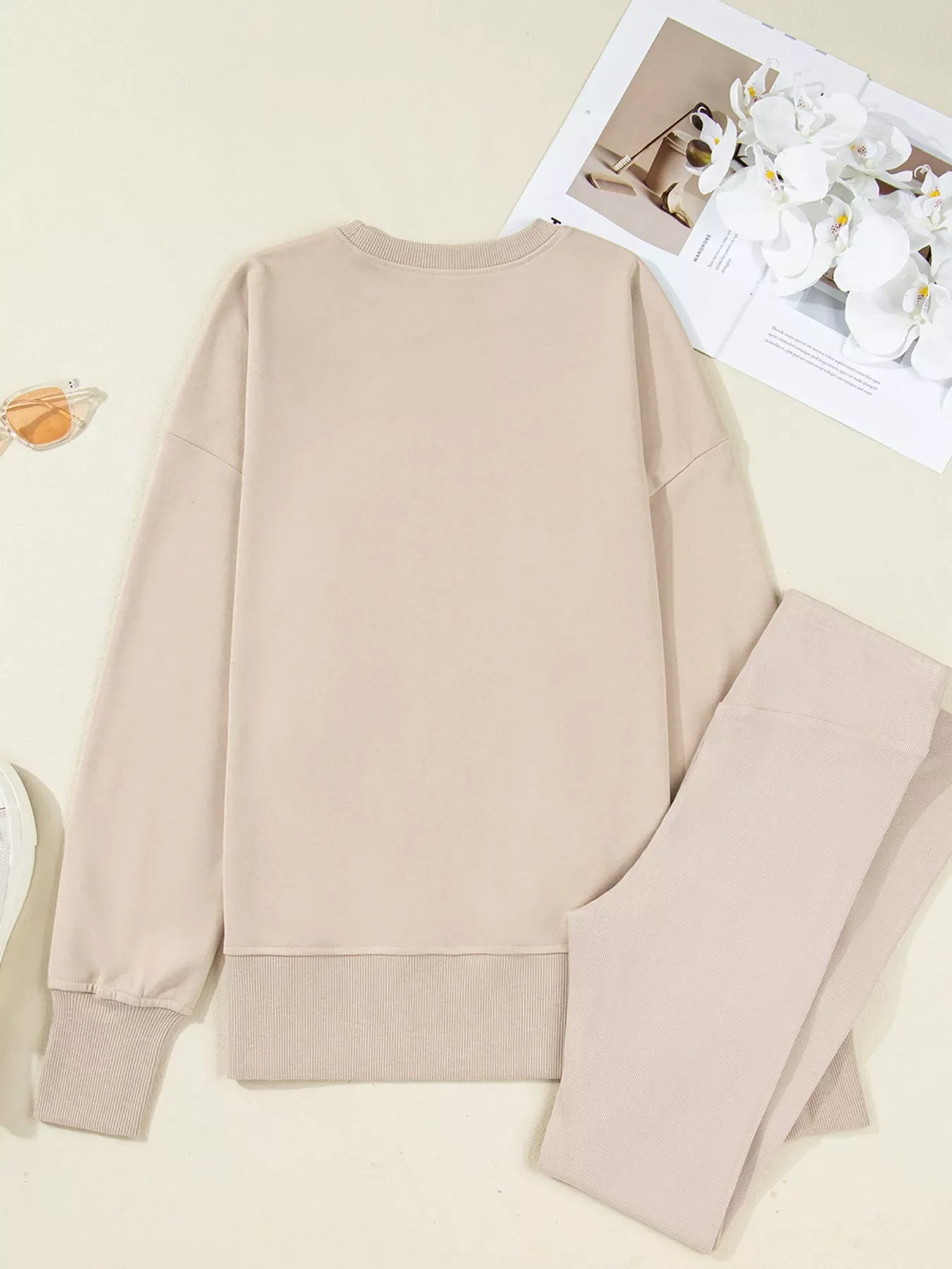 Conjunto de Sudadera Oversized con Abertura y Leggings Acanalados