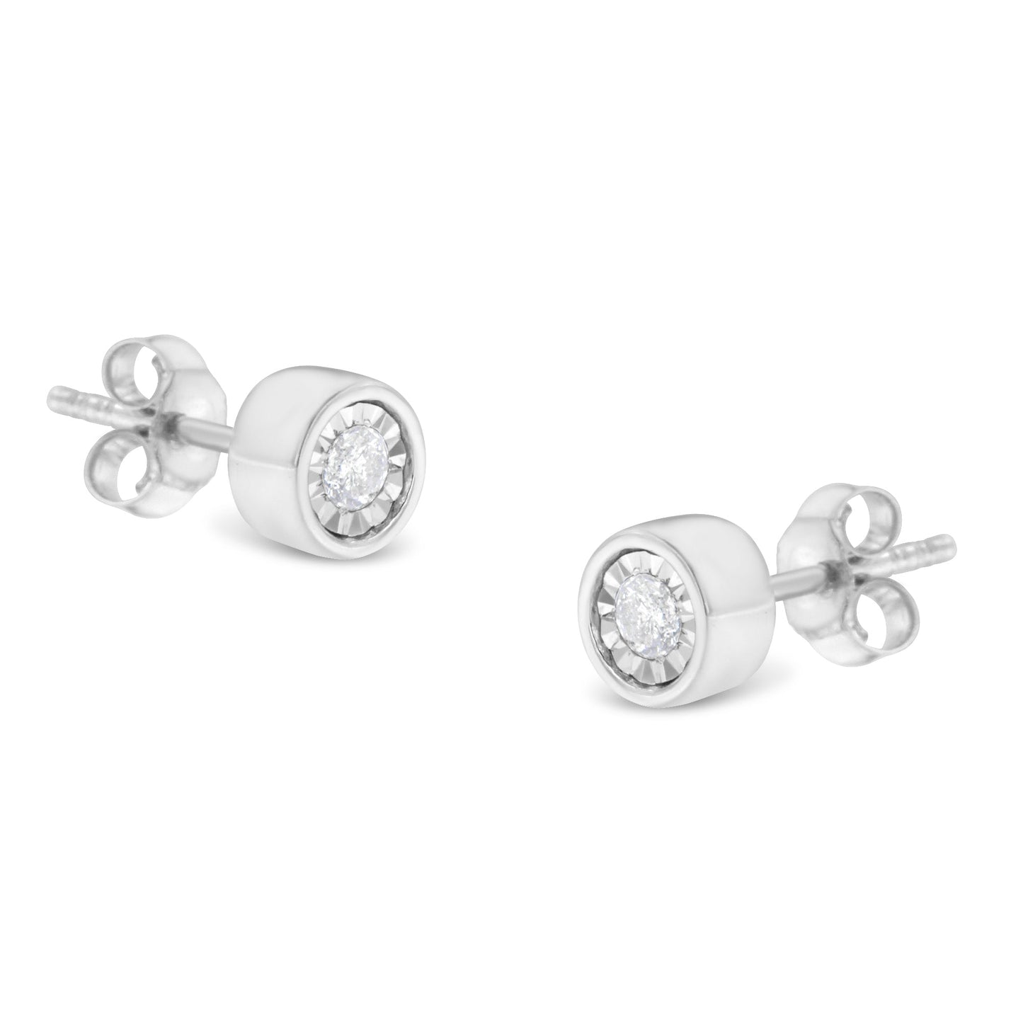 Pendientes de Stud Estilo Barril con Diamante en Bezel de Plata Esterlina .925