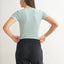 T-shirt de sport cropped en micro-rib de MONO B