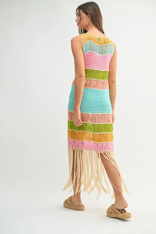 Vestido de ganchillo de múltiples colores con flecos para mujeres