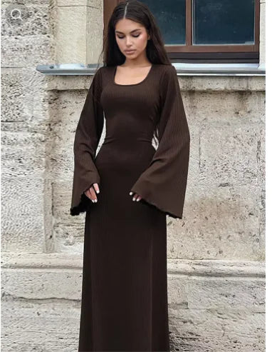 Vestido Elegante con Escote en U, Cordones en la Espalda y Mangas de Campana