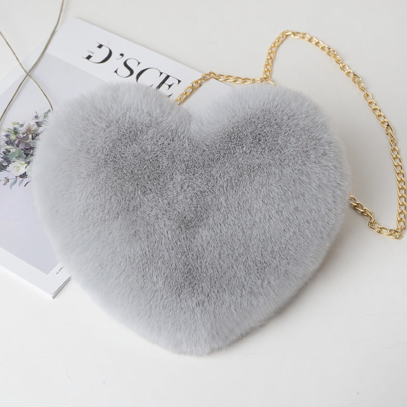 Bolso de Hombro con Corazón en Melocotón Chic con Cadena