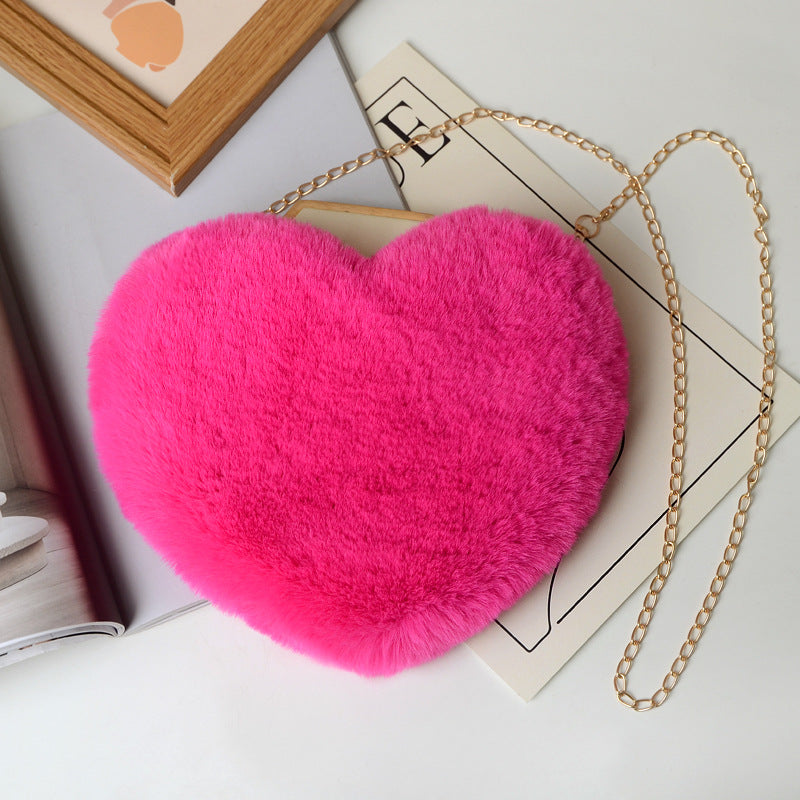 Bolso de Hombro con Corazón en Melocotón Chic con Cadena
