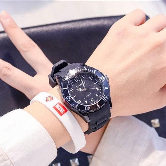 Montre à Quartz en Silicone pour Femmes - Décontractée et Sportive