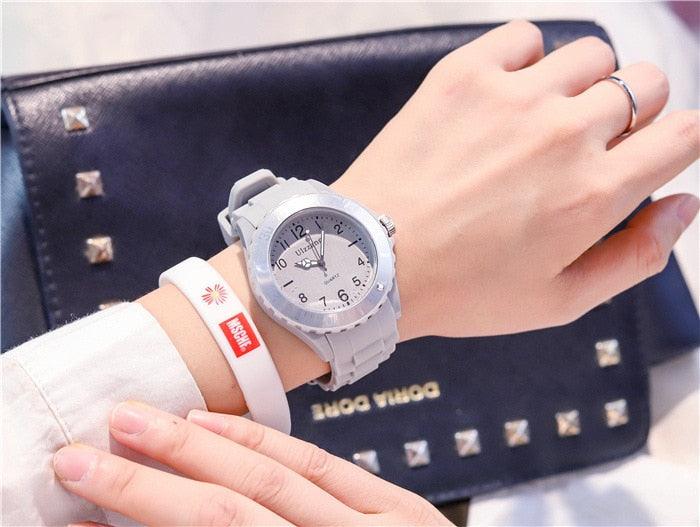 Montre à Quartz en Silicone pour Femmes - Décontractée et Sportive