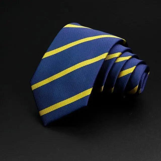 Corbata a Rayas Elegante para Hombres - Estilo Versátil para Cualquier Ocasión