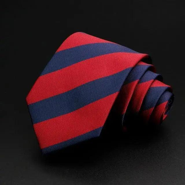 Corbata a Rayas Elegante para Hombres - Estilo Versátil para Cualquier Ocasión