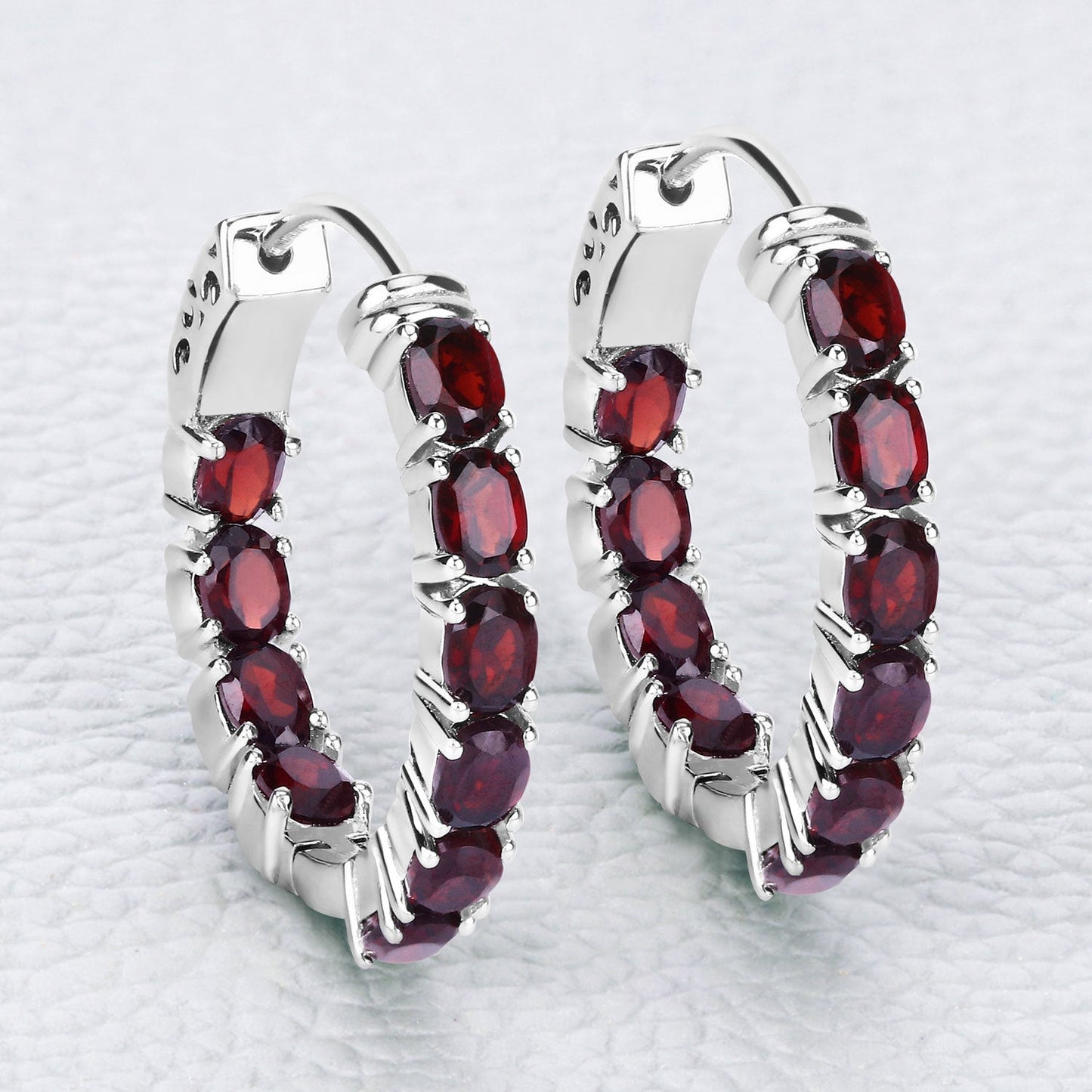 Pendientes de aro de plata esterlina con granate genuino de 4.00 quilates