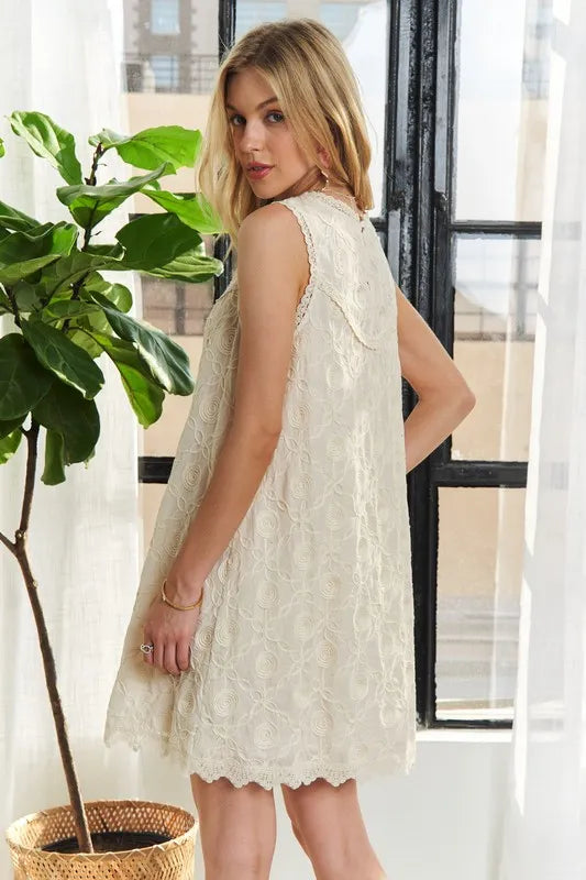 Robe Shift Sans Manches à Col Ronde avec Appliqués