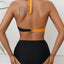 Conjunto de bikini cruzado en blanco y negro con contraste