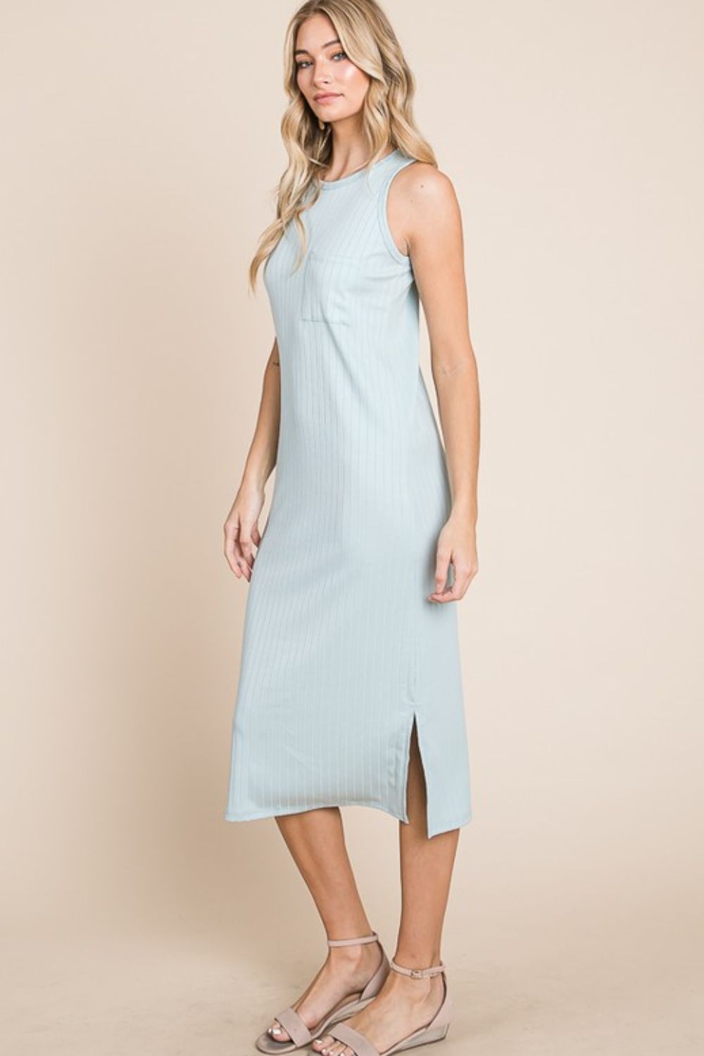 Robe midi sans manches en tricot côtelé pour femmes