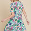 Robe courte à manches courtes à décolleté en V et à fleurs froncées
