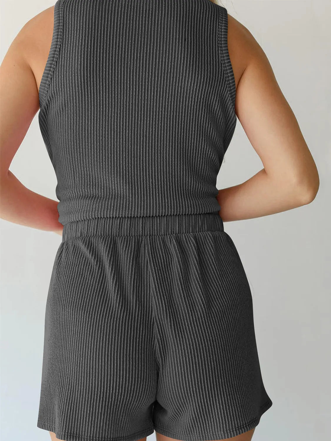 Conjunto de Top Sin Mangas de Cuello Redondo y Pantalones Cortos