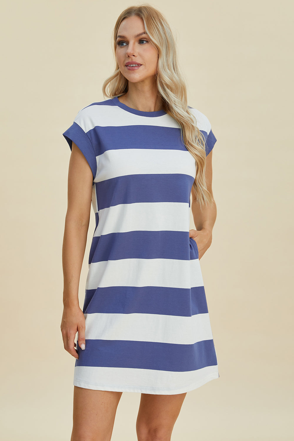 Vestido Mini de Manga Corta a Rayas Chic para Mujeres
