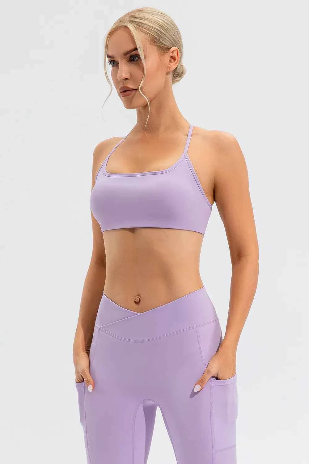 Camiseta Activa con Tirantes en Cruz