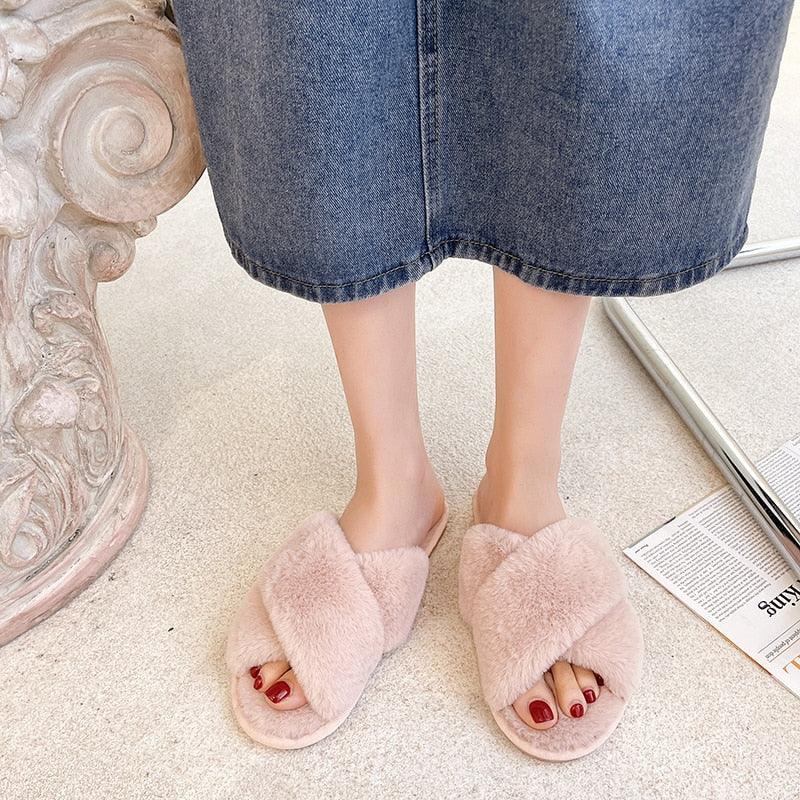 Cozy Faux Fur Slippers for Women - Soft and Stylish