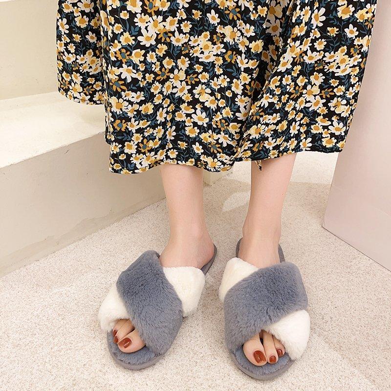 Cozy Faux Fur Slippers for Women - Soft and Stylish