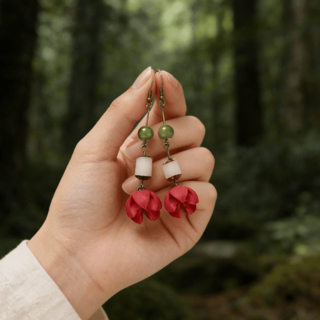 Les Boucles d'Oreilles Forest Harmony - Gouttes en Graines Naturelles et Perles Rouges