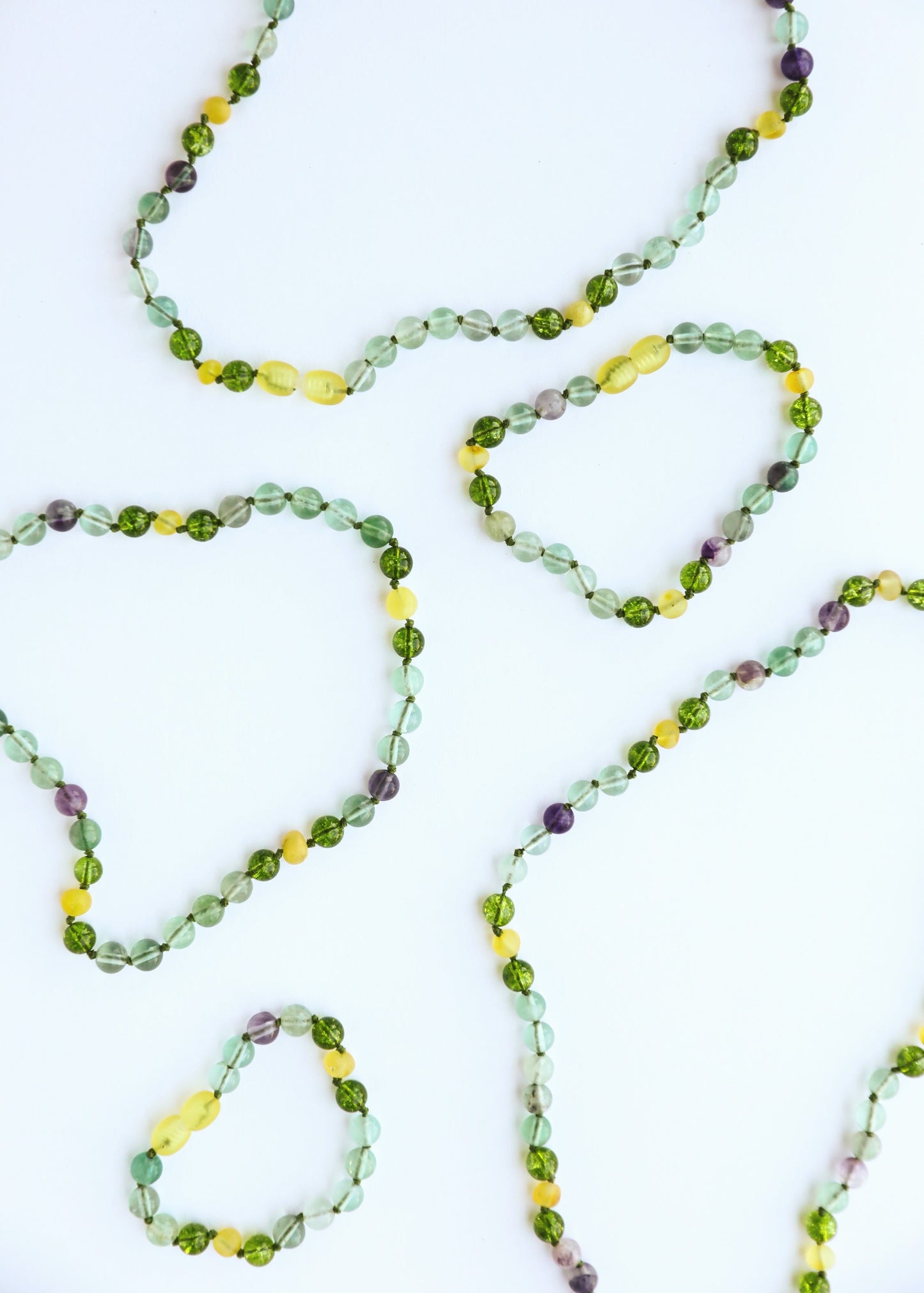 Tobillera o pulsera de ámbar del mar Báltico y piedras preciosas