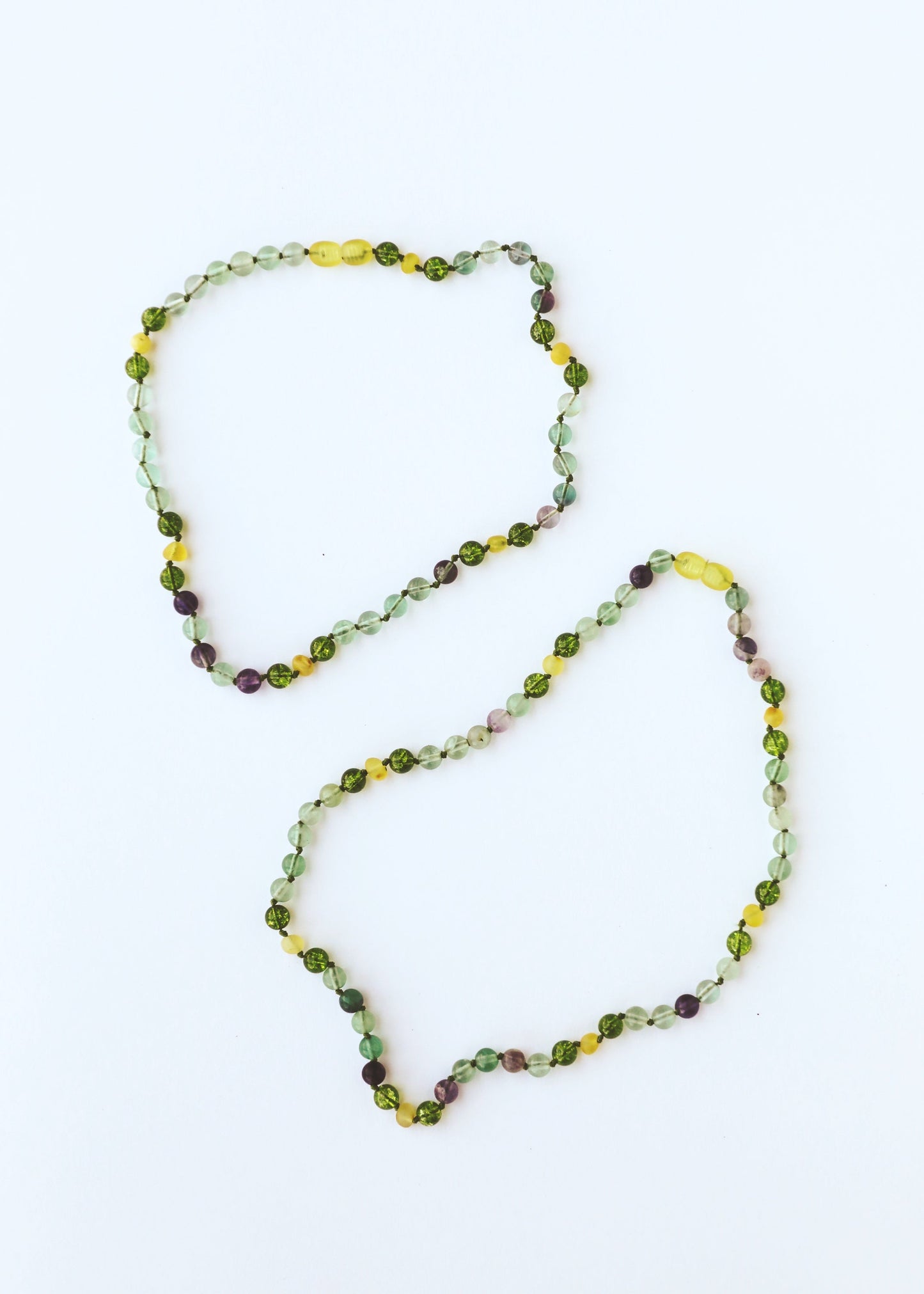 Tobillera o pulsera de ámbar del mar Báltico y piedras preciosas