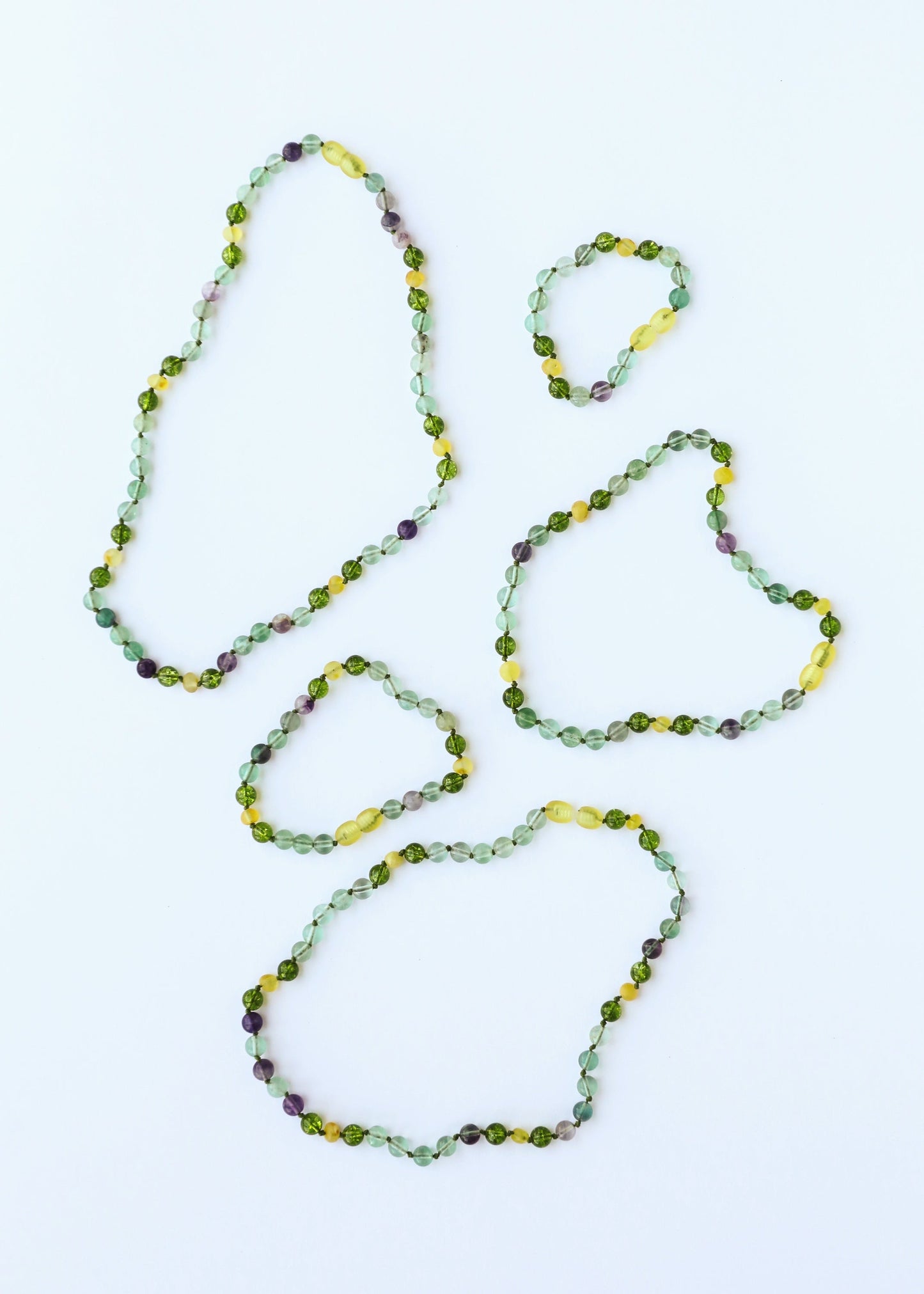 Tobillera o pulsera de ámbar del mar Báltico y piedras preciosas