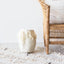 Panier décoratif en laine mohair à jupe à franges